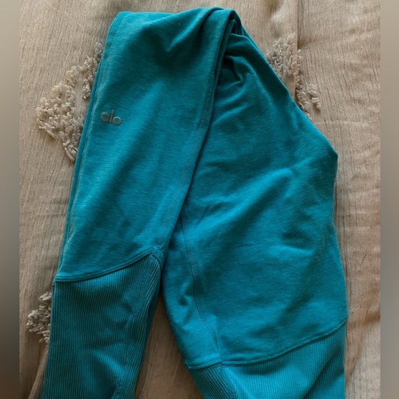 High-Waist Alosoft Lounge Legging - Picture 4 of 6